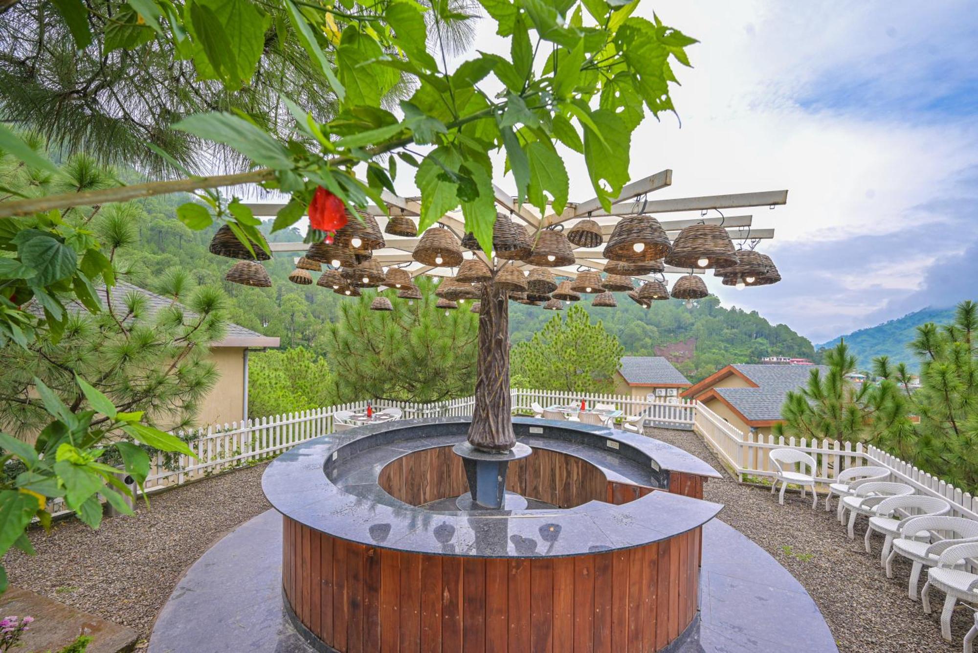 Jungle Lodge Resort Kasauli Buitenkant foto